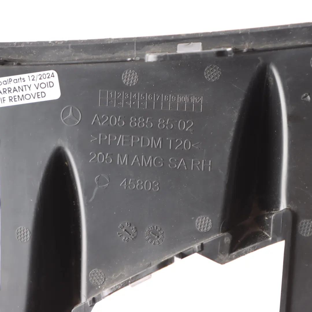 Paraurti Anteriore Sinistro Rivestimento Sfiato per Mercedes W205 con numero di parte A2058858502 Mercedes W205 Paraurti Anteriore Sinistro Rivestimento Sfiato - SKU A2058858502 - Numero di parte A2058858502