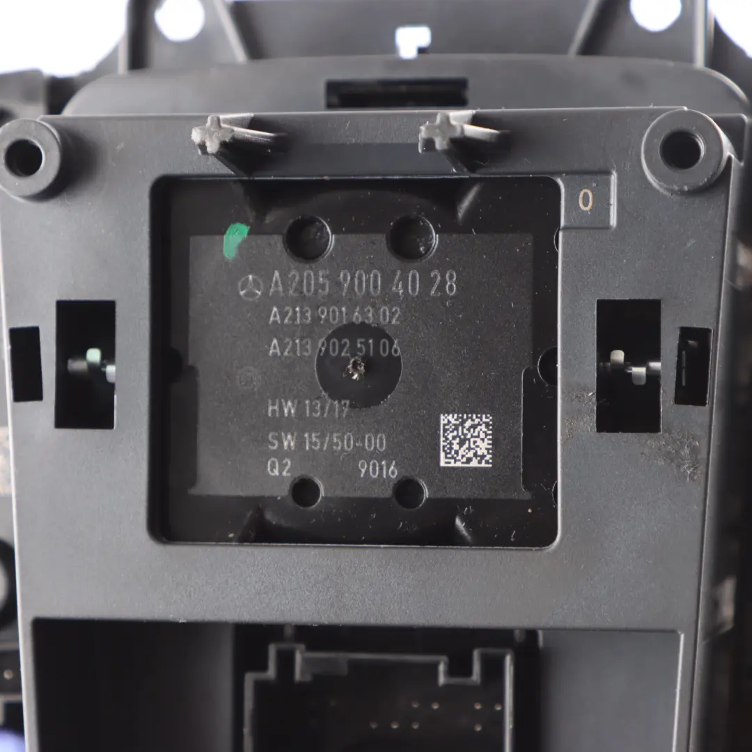 Pannello Di Controllo Audio Con Pulsante Rotante per Mercedes S205 con numero di parte A2059004028 Mercedes S205 Pannello Di Controllo Audio Con Pulsante Rotante - SKU A2059004028-1 - Numero di parte A2059004028