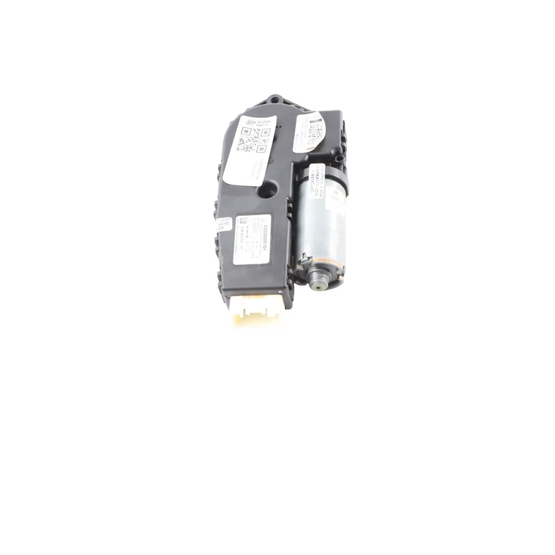 Actuator Panoramic Sunroof Motor Mechanism to Mercedes C205 Electric with Part number A2059009104 Mercedes C205 Electric Actuator Panoramic Sunroof Motor Mechanism - SKU A2059009104 - Part number A2059009104