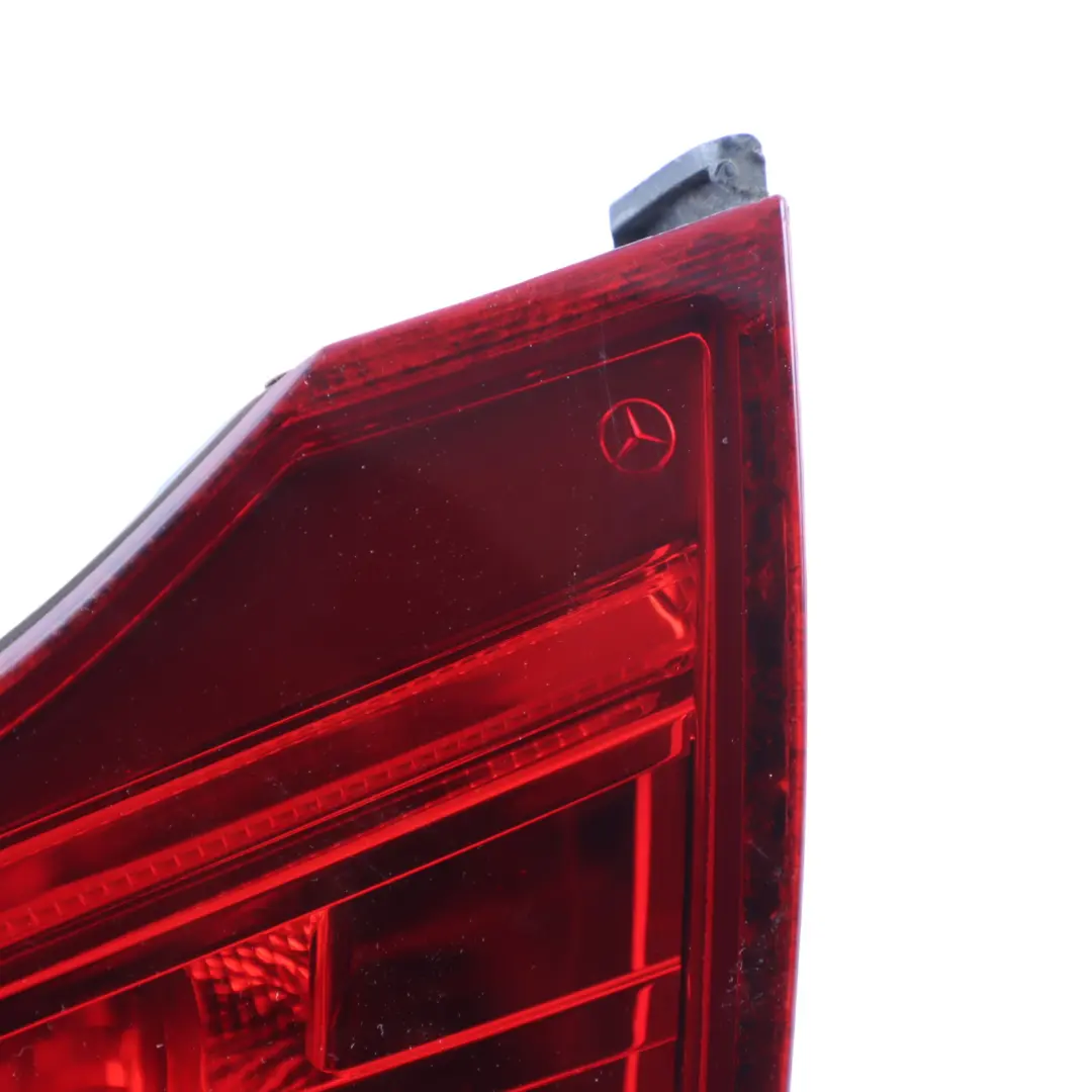 Station Wagon Fanale Posteriore Bagagliaio Portellone Destro per Mercedes S205 con numero di parte A2059061403 Mercedes S205 Station Wagon Fanale Posteriore Bagagliaio Portellone Destro - SKU A2059061403 - Numero di parte A2059061403