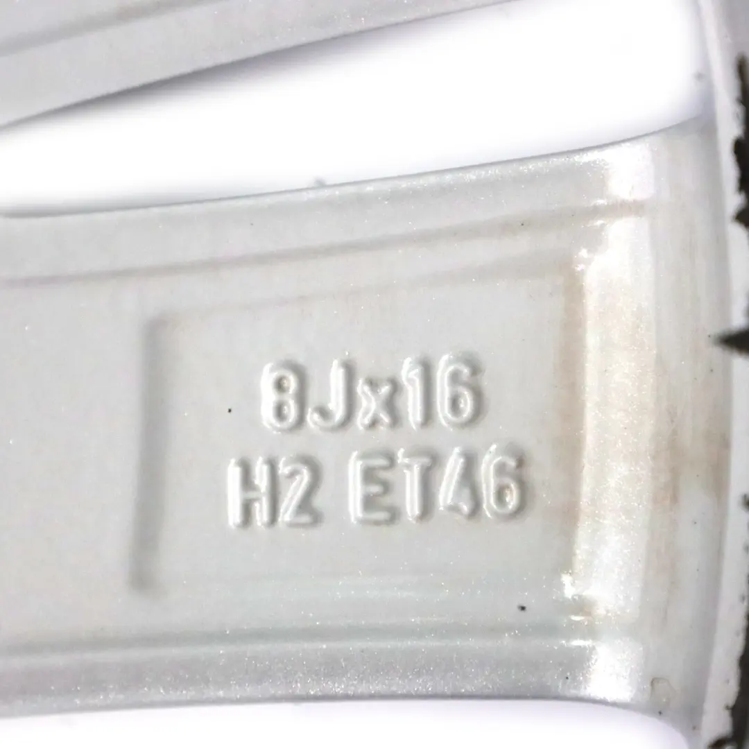 Llanta Aleación Plateada 5 Radios Dobles 16" ET:46 8J para Mercedes W212 con número de pieza A2124010202 Mercedes W212 Llanta Aleación Plateada 5 Radios Dobles 16" ET:46 8J - SKU A2124010202-2 - Número de pieza A2124010202