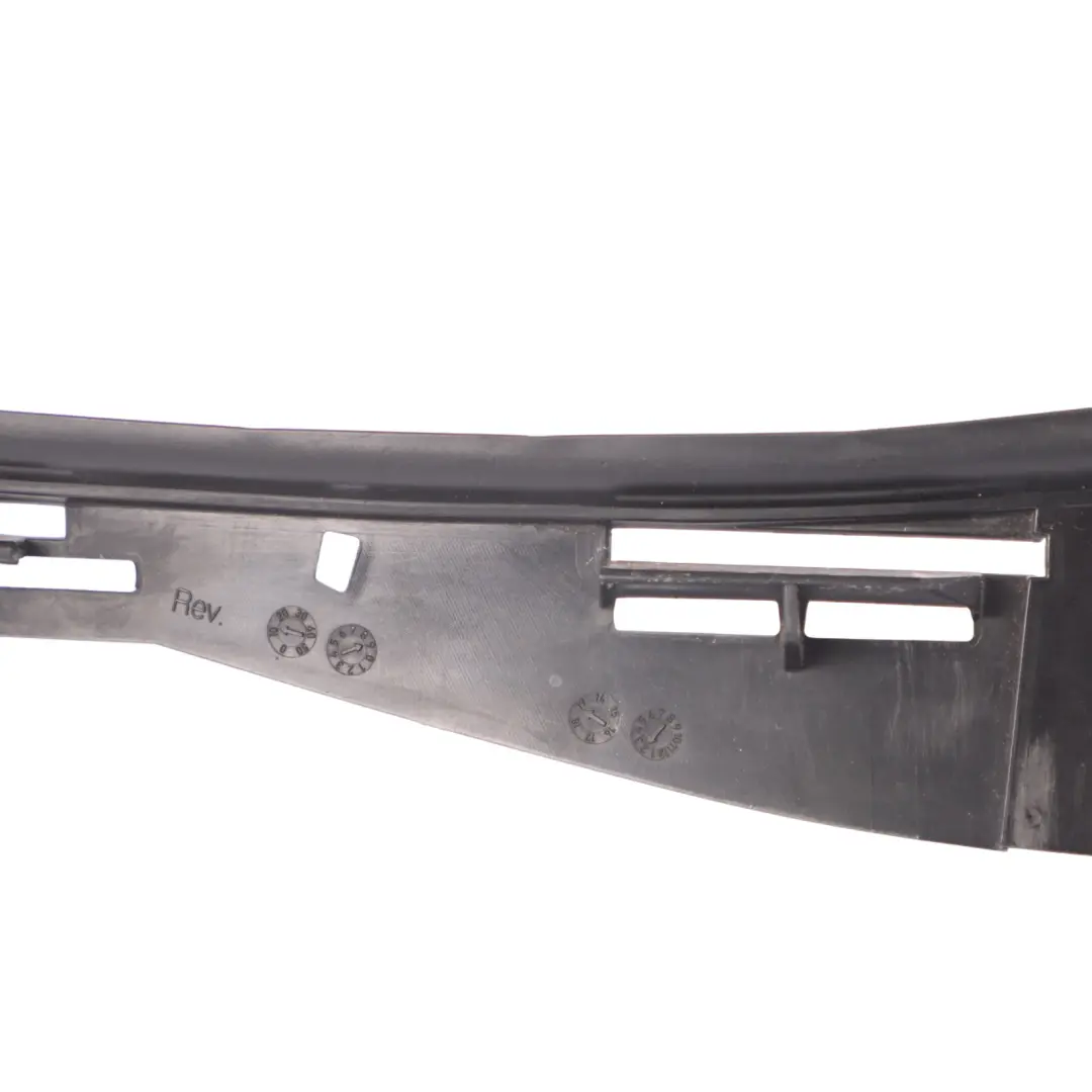 Mercedes W213 Frontscheinwerfer Schutz Umrandung Dichtung Links - SKU A2138260091 - Teilenummer A2138260091
