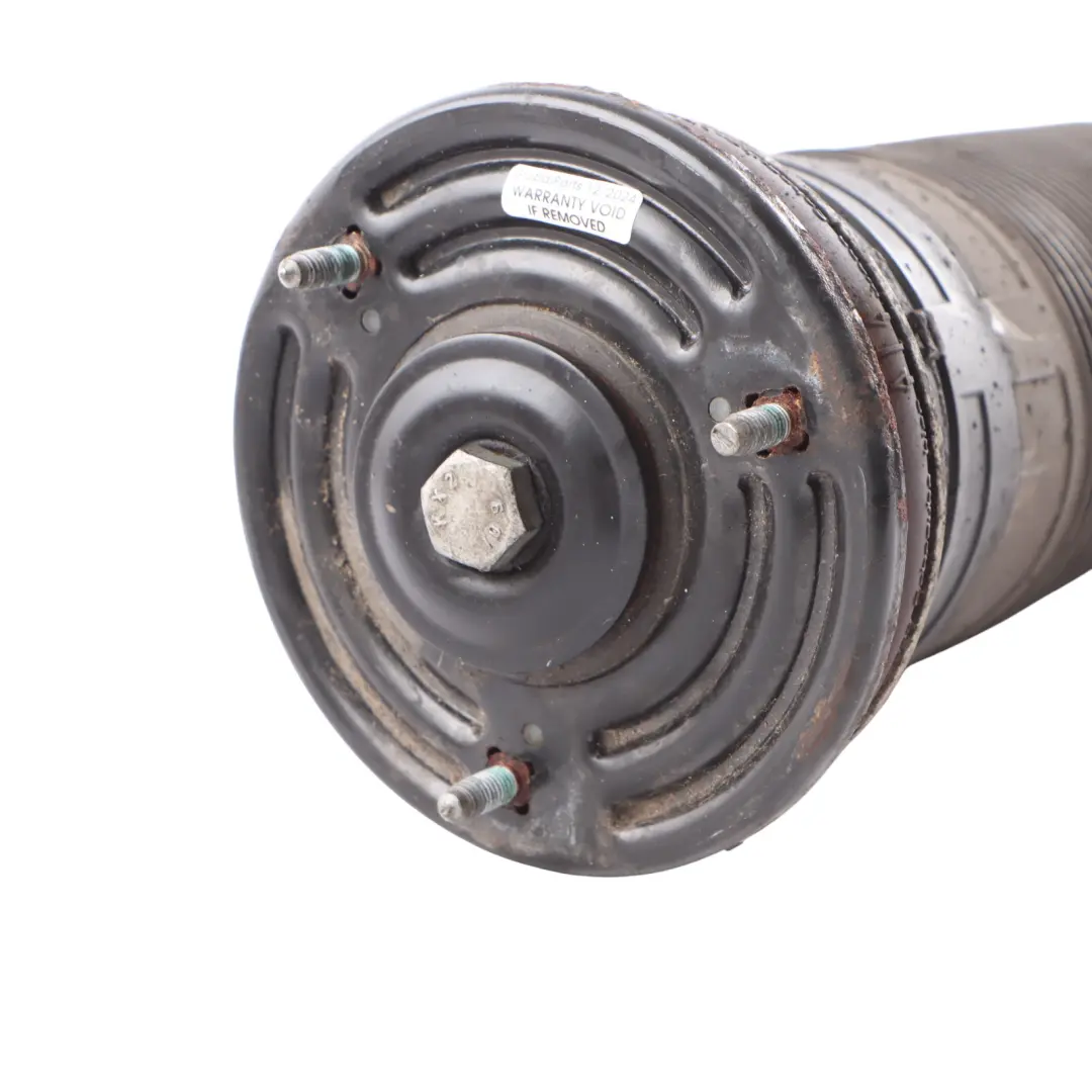 Front Shock Absorber Hydraulic Strut Right O/S to Mercedes W221 with Part number A2213208413 Mercedes W221 Front Shock Absorber Hydraulic Strut Right O/S - SKU A2213208413 - Part number A2213208413