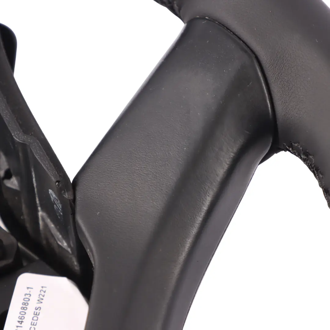 NOUVEAU Volant Cuir Noir Palettes Changement Vitesse pour Mercedes W221 à propos du numéro de pièce A2214608803 Mercedes W221 NOUVEAU Volant Cuir Noir Palettes Changement Vitesse - SKU A2214608803-1 - Numéro de pièce A2214608803