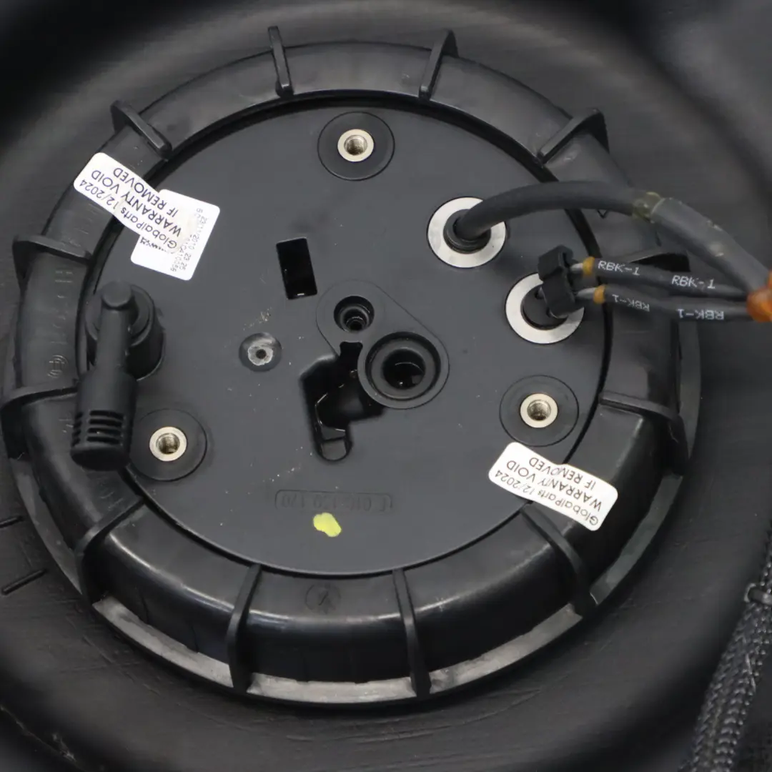 S350 BlueTec Diesel OM642 Ad Blue Additiv Tank für Mercedes W221 mit Teilenummer A2214709701 Mercedes W221 S350 BlueTec Diesel OM642 Ad Blue Additiv Tank - SKU A2214709701 - Teilenummer A2214709701