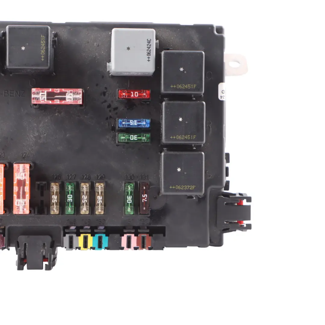 SAM Fuse Box Power Distribution Control Unit to Mercedes W221 Rear with Part number A2215403050 Mercedes W221 Rear SAM Fuse Box Power Distribution Control Unit - SKU A2215403050 - Part number A2215403050