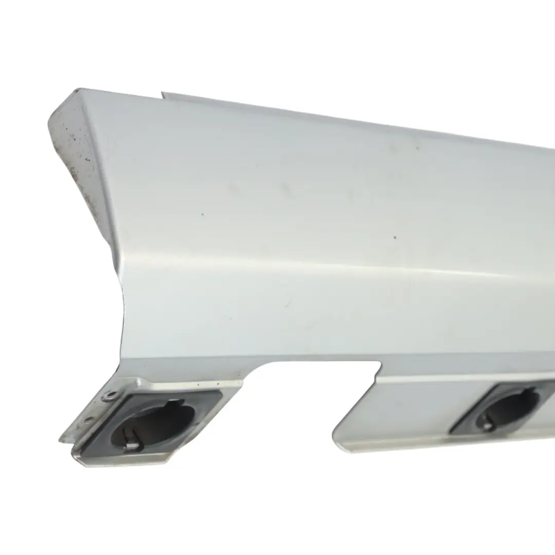 Pannello di copertura laterale soglia destro Iridium Silver 775 per Mercedes W221 con numero di parte A2216900440 Mercedes W221 Pannello di copertura laterale soglia destro Iridium Silver 775 - SKU A2216900440-IRS - Numero di parte A2216900440