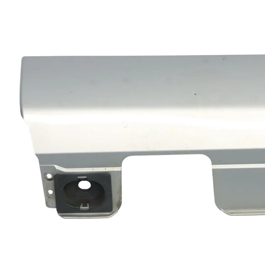 Umbral lateral falda de la cubierta derecho Iridium Silver 775 para Mercedes W221 con número de pieza A2216900440 Mercedes W221 Umbral lateral falda de la cubierta derecho Iridium Silver 775 - SKU A2216900440-IRS - Número de pieza A2216900440