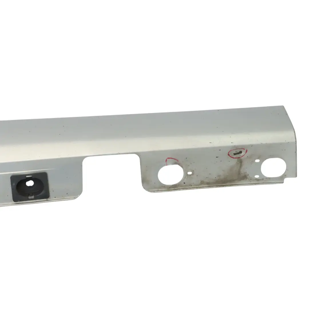 Panneau de recouvrement droit Iridium Silver 775 pour Mercedes W221 à propos du numéro de pièce A2216900440 Mercedes W221 Panneau de recouvrement droit Iridium Silver 775 - SKU A2216900440-IRS - Numéro de pièce A2216900440