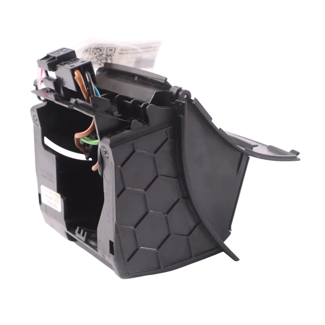 Console centrale Presa accendisigari posteriore Nero per Mercedes W221 con numero di parte A2218200009 Mercedes W221 Console centrale Presa accendisigari posteriore Nero - SKU A2218200009-1 - Numero di parte A2218200009
