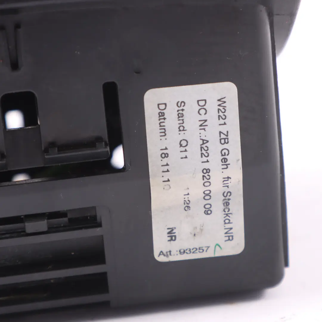 Mercedes W221 Mittelkonsole hinten Zigarettenanzünderbuchse schwarz - SKU A2218200009-1 - Teilenummer A2218200009