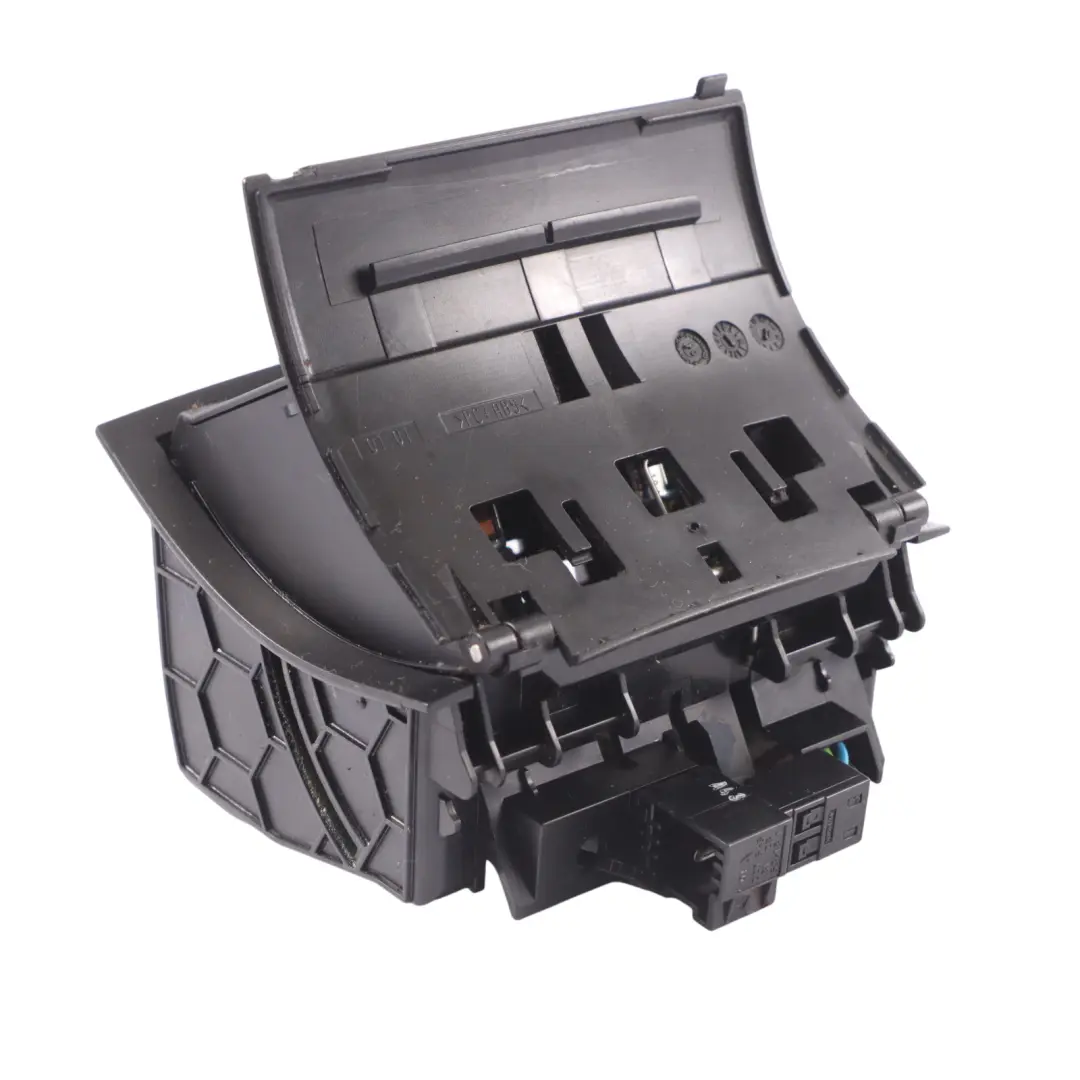 Consola Central Enchufe Encendedor Trasero Negro para Mercedes W221 con número de pieza A2218200009 Mercedes W221 Consola Central Enchufe Encendedor Trasero Negro - SKU A2218200009-1 - Número de pieza A2218200009