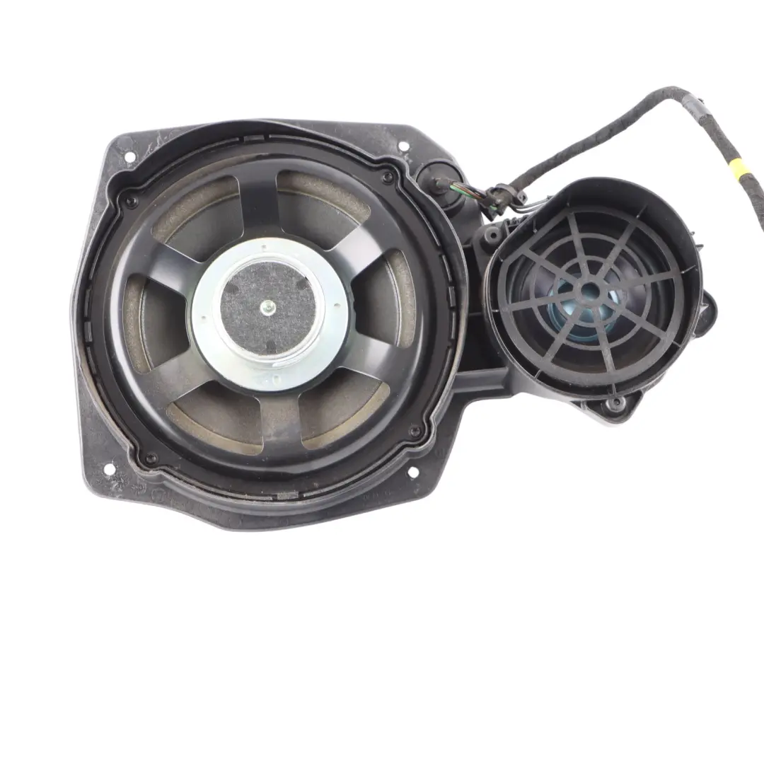 Speaker Front Door Right O/S Bottom Speaker Logic7 to Mercedes W221 with Part number A2218205902 Mercedes W221 Speaker Front Door Right O/S Bottom Speaker Logic7 - SKU A2218205902 - Part number A2218205902