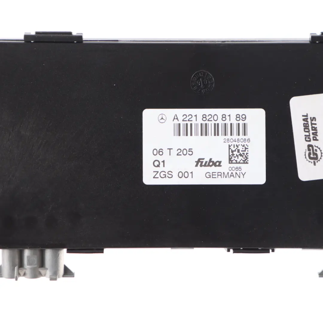 Antenna Amplifier Roof Rear Aerial Module Unit to Mercedes W221 with Part number A2218208189 Mercedes W221 Antenna Amplifier Roof Rear Aerial Module Unit - SKU A2218208189 - Part number A2218208189