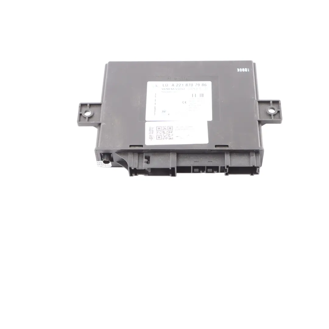 Keyless Go Entry Control Module Unit ECU to Mercedes W221 with Part number A2218707986 Mercedes W221 Keyless Go Entry Control Module Unit ECU - SKU A2218707986 - Part number A2218707986