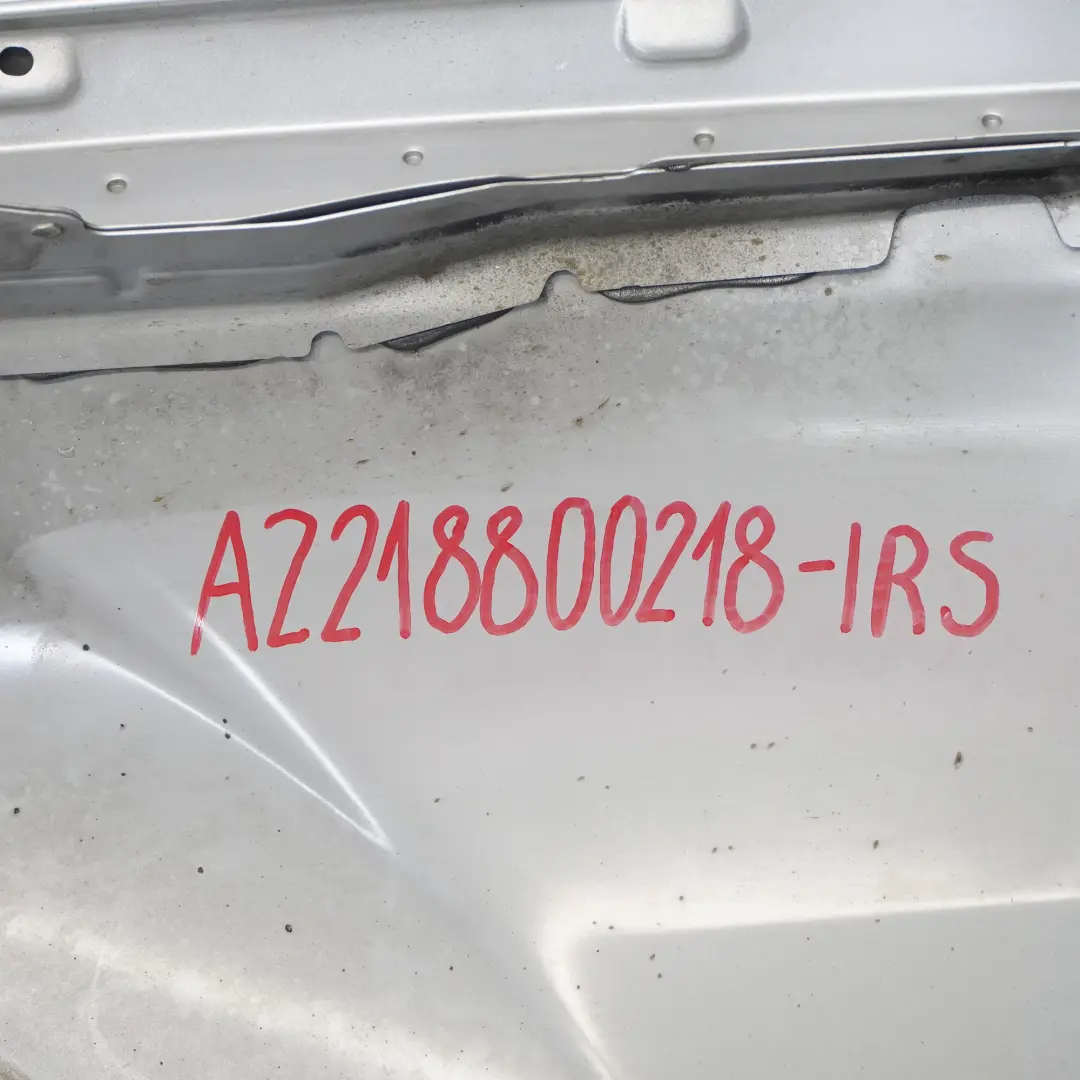 Panel lateral delantero derecho Guardabarros Iridium Silver - 775 para Mercedes W221 con número de pieza A2218800218 Mercedes W221 Panel lateral delantero derecho Guardabarros Iridium Silver - 775 - SKU A2218800218-IRS - Número de pieza A2218800218
