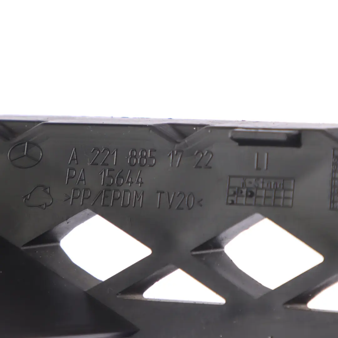 Embellecedor Parachoques Delantero Parrilla Inferior Izquierda para Mercedes W221 con número de pieza A2218851722 Mercedes W221 Embellecedor Parachoques Delantero Parrilla Inferior Izquierda - SKU A2218851722 - Número de pieza A2218851722