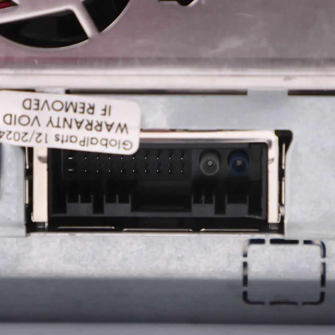 Unité principale de radio multimédia pour Mercedes W221 à propos du numéro de pièce A2219006303 Mercedes W221 Unité principale de radio multimédia - SKU A2219006303 - Numéro de pièce A2219006303