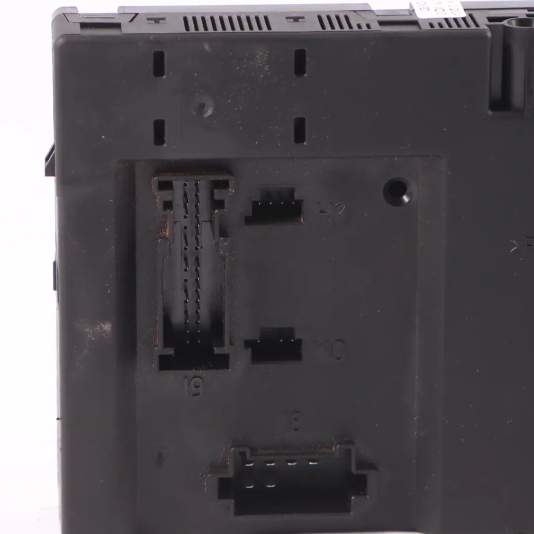 Mercedes W221 Caja de fusibles Unidad de control SAM Módulo Relé - SKU A2219013000 - Número de pieza A2219013000