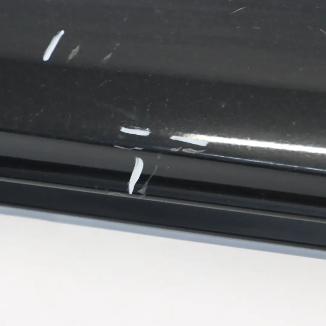 Seitenschweller rechts Türschwellerabdeckung W246 Kosmos Black 191 für Mercedes W176 mit Teilenummer A2466980654 Mercedes W176 Seitenschweller rechts Türschwellerabdeckung W246 Kosmos Black 191 - SKU A2466980654-KB1 - Teilenummer A2466980654