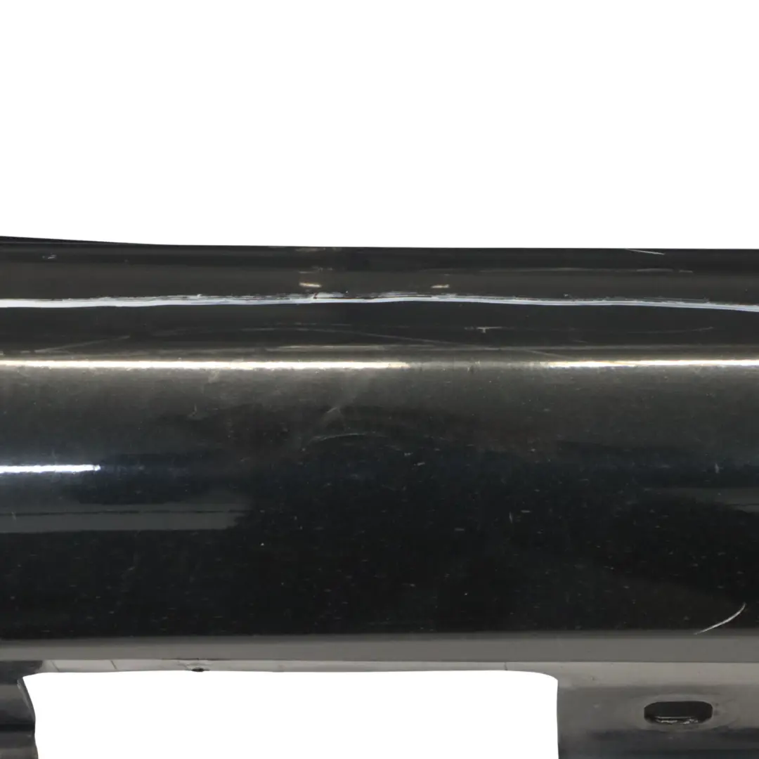 Seitenschweller rechts Türschwellerabdeckung W246 Kosmos Black 191 für Mercedes W176 mit Teilenummer A2466980654 Mercedes W176 Seitenschweller rechts Türschwellerabdeckung W246 Kosmos Black 191 - SKU A2466980654-KB1 - Teilenummer A2466980654