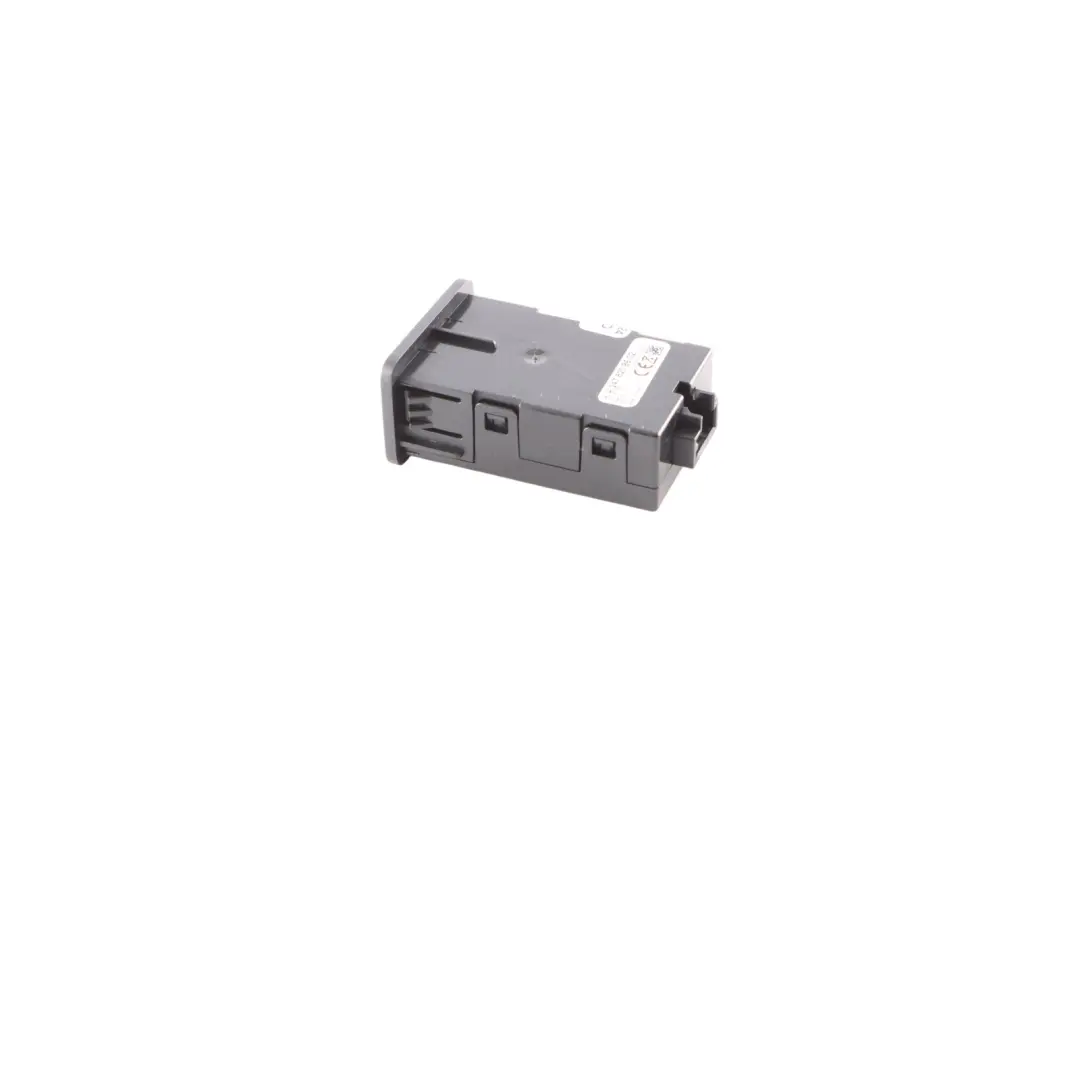 USB-C Typ Hinten Lade Daten Port für Mercedes W177 C118 W247 mit Teilenummer A2478208602 Mercedes W177 C118 W247 USB-C Typ Hinten Lade Daten Port - SKU A2478208602 - Teilenummer A2478208602