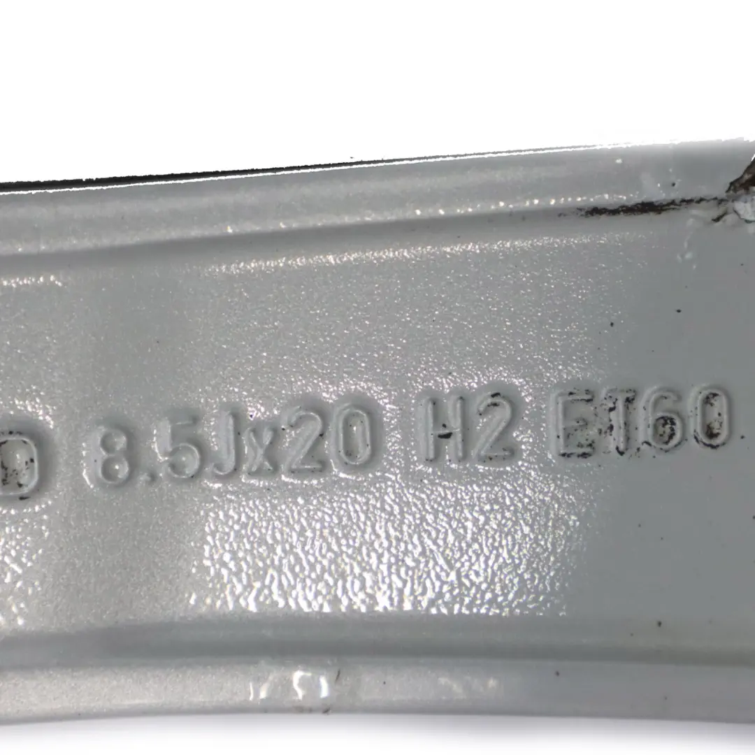 Jante argentée alliage 20" 5 Double rayon ET:60 8,5J pour Mercedes W251 à propos du numéro de pièce A2514014002 Mercedes W251 Jante argentée alliage 20" 5 Double rayon ET:60 8,5J - SKU A2514014002-1 - Numéro de pièce A2514014002