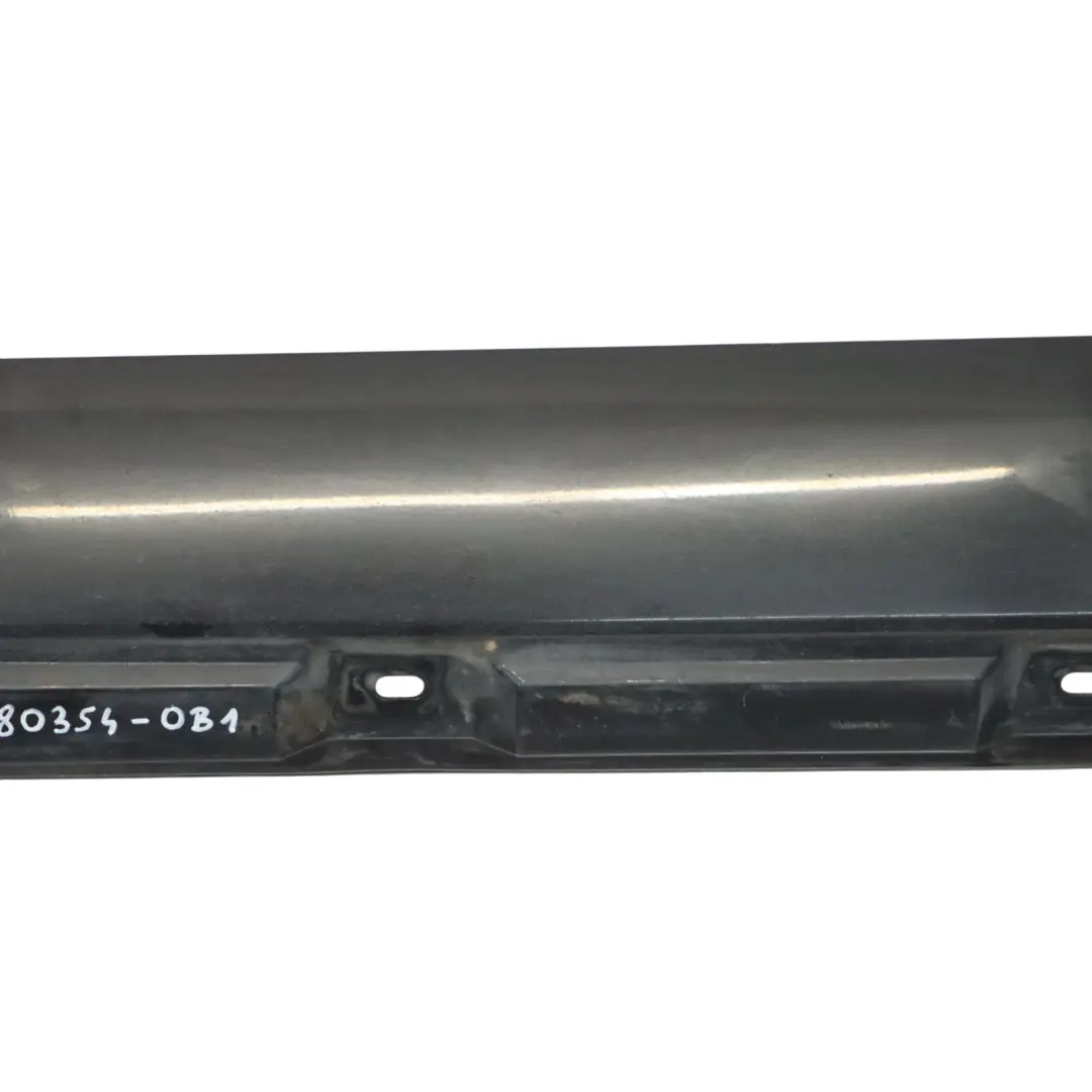 jupe latérale seuil de porte gauche noir obsidien métallisé - 197 pour Mercedes W251 à propos du numéro de pièce A2516980354 Mercedes W251 jupe latérale seuil de porte gauche noir obsidien métallisé - 197 - SKU A2516980354-OB1 - Numéro de pièce A2516980354