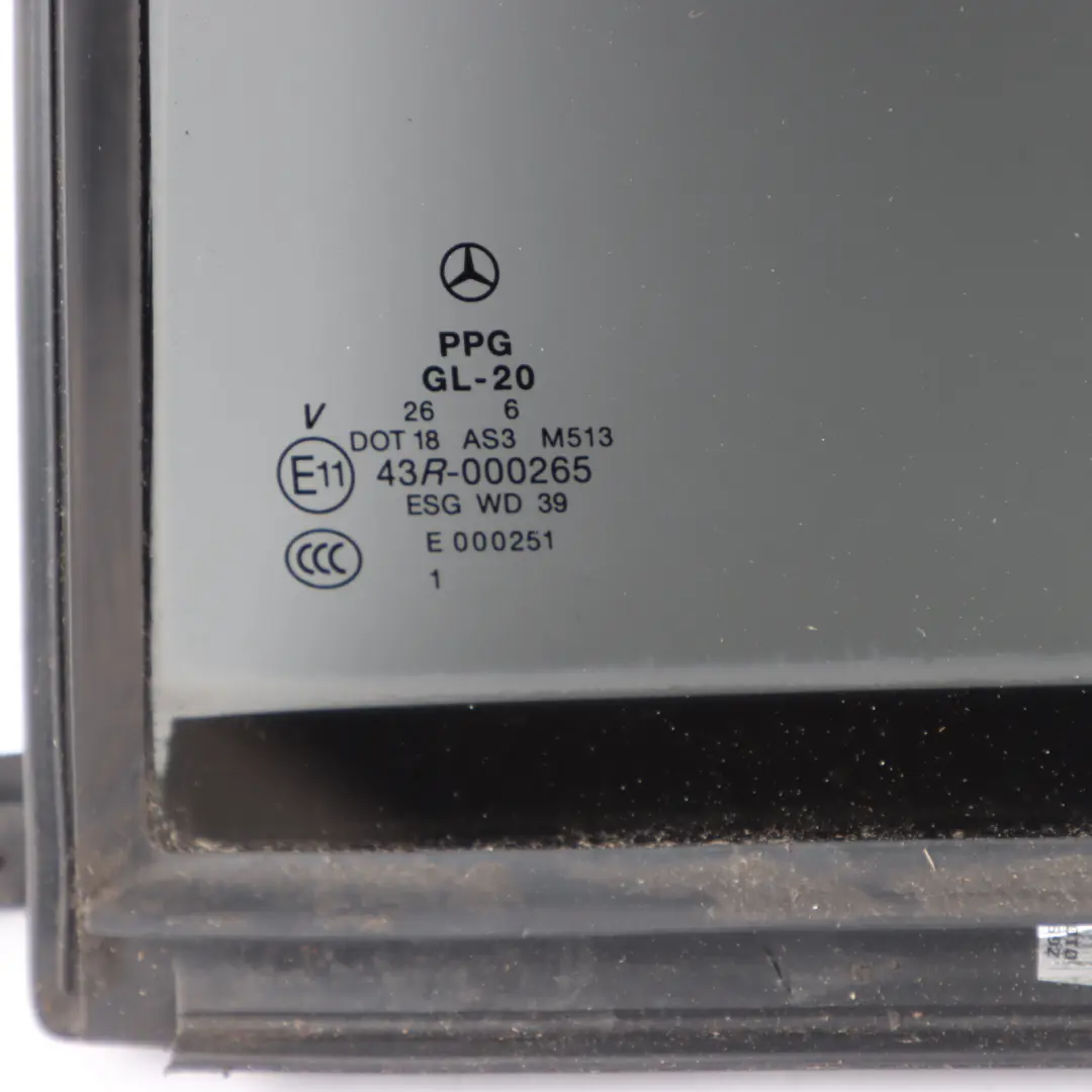 Cristal Ventana Triángulo Puerta Trasera Izquierda para Mercedes W251 con número de pieza A2517300355 Mercedes W251 Cristal Ventana Triángulo Puerta Trasera Izquierda - SKU A2517300355 - Número de pieza A2517300355