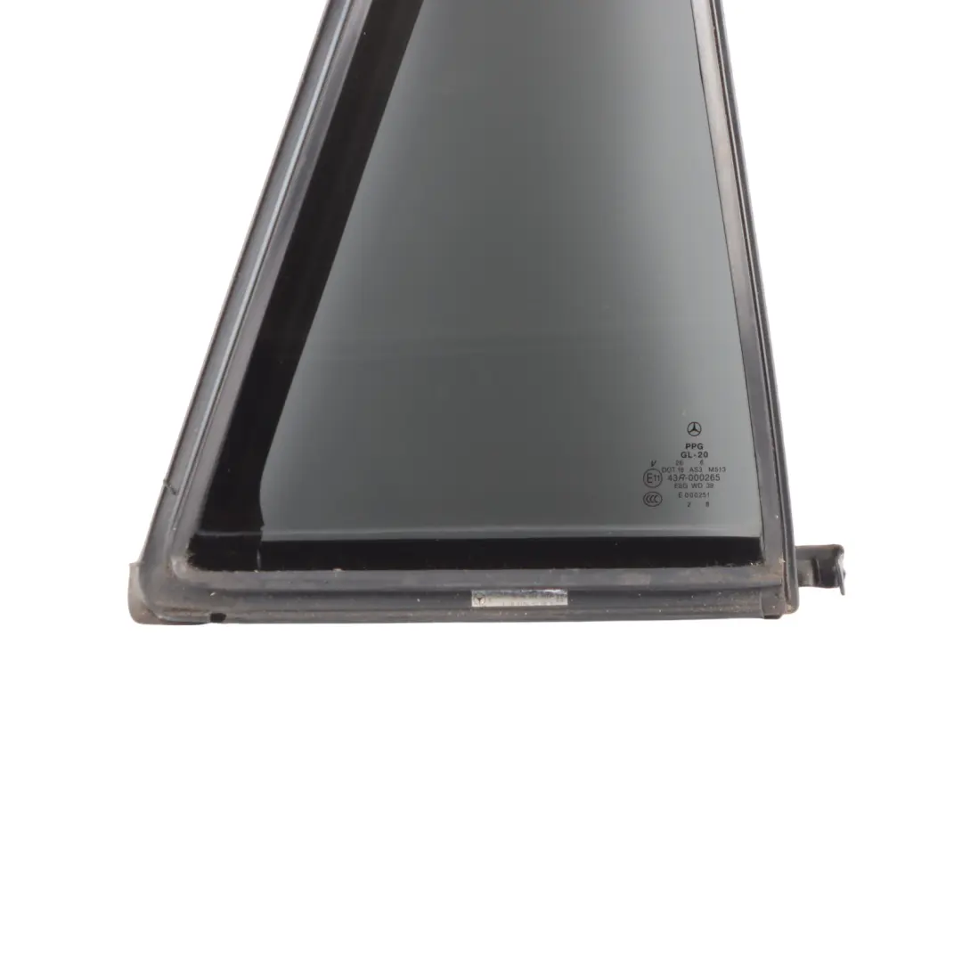 Mercedes W251 Vitre Triangle Porte Arrière Droite AS3 - SKU A2517300455 - Numéro de pièce A2517300455