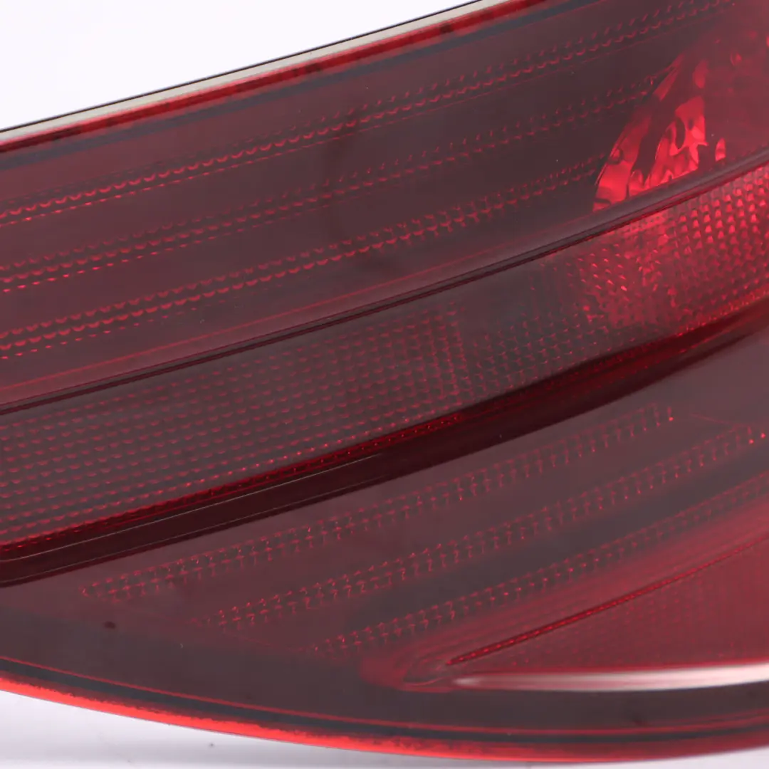 Mercedes W251 Feu arrière gauche Side Panel - SKU A2518201764-1 - Numéro de pièce A2518201764