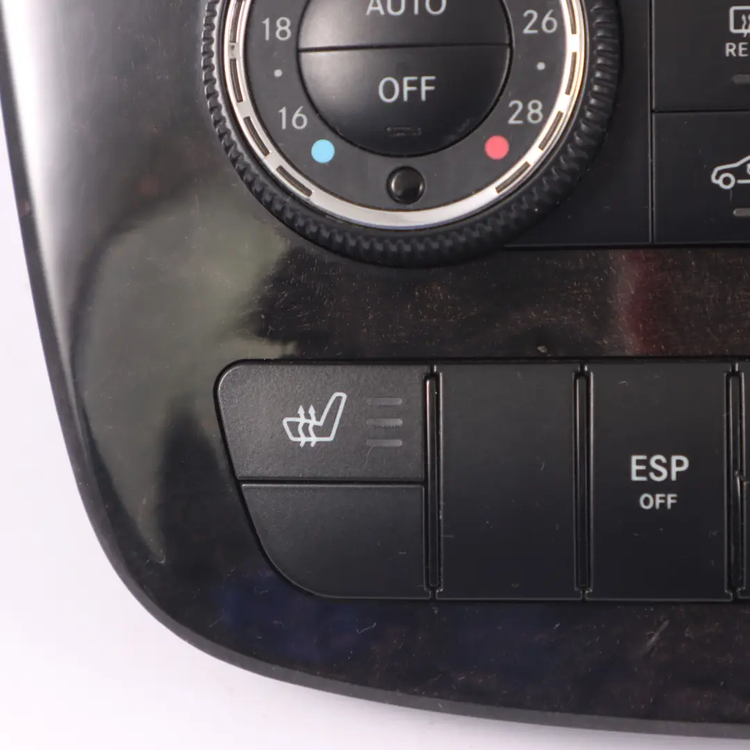 A/C Climatizzatore Riscaldatore Interruttore Controllo per Mercedes V251 con numero di parte A2519060200 Mercedes V251 A/C Climatizzatore Riscaldatore Interruttore Controllo - SKU A2519060200 - Numero di parte A2519060200