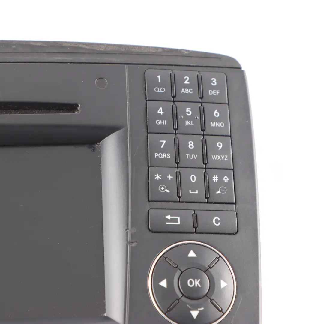 Zentrale Multimedia Navi GPS Steuerung Steuergerät ECU für Mercedes W251 mit Teilenummer A2519061100 Mercedes W251 Zentrale Multimedia Navi GPS Steuerung Steuergerät ECU - SKU A2519061100 - Teilenummer A2519061100