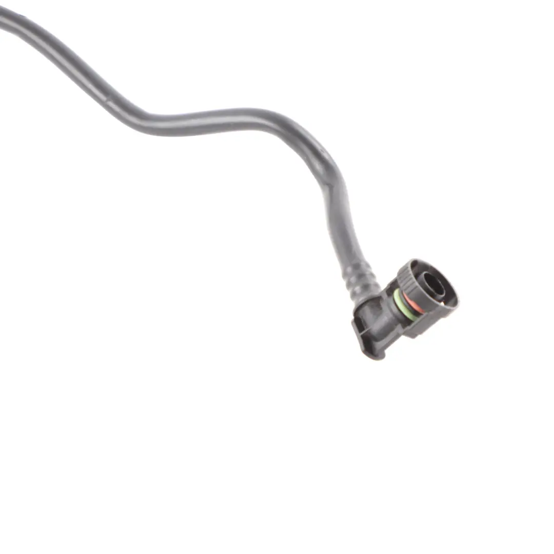 Mercedes W205 C200 Essence M264 Tuyau Purge Reniflard Moteur - SKU A2640180500 - Numéro de pièce A2640180500