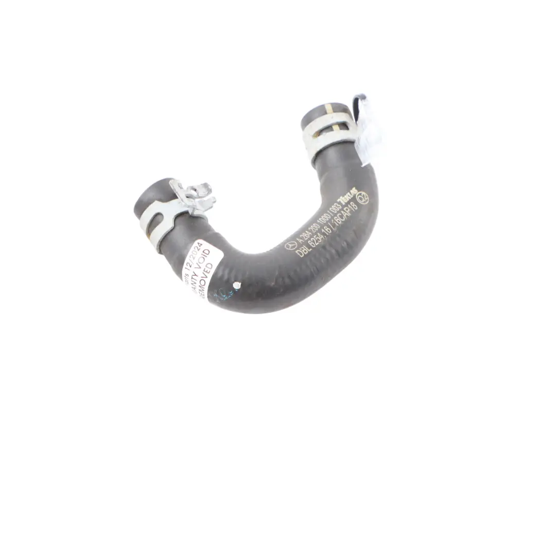 C200 Kühlmittelleitung Wasserschlauch Benzinmotor M264 für Mercedes W205 mit Teilenummer A2642001000 Mercedes W205 C200 Kühlmittelleitung Wasserschlauch Benzinmotor M264 - SKU A2642001000 - Teilenummer A2642001000
