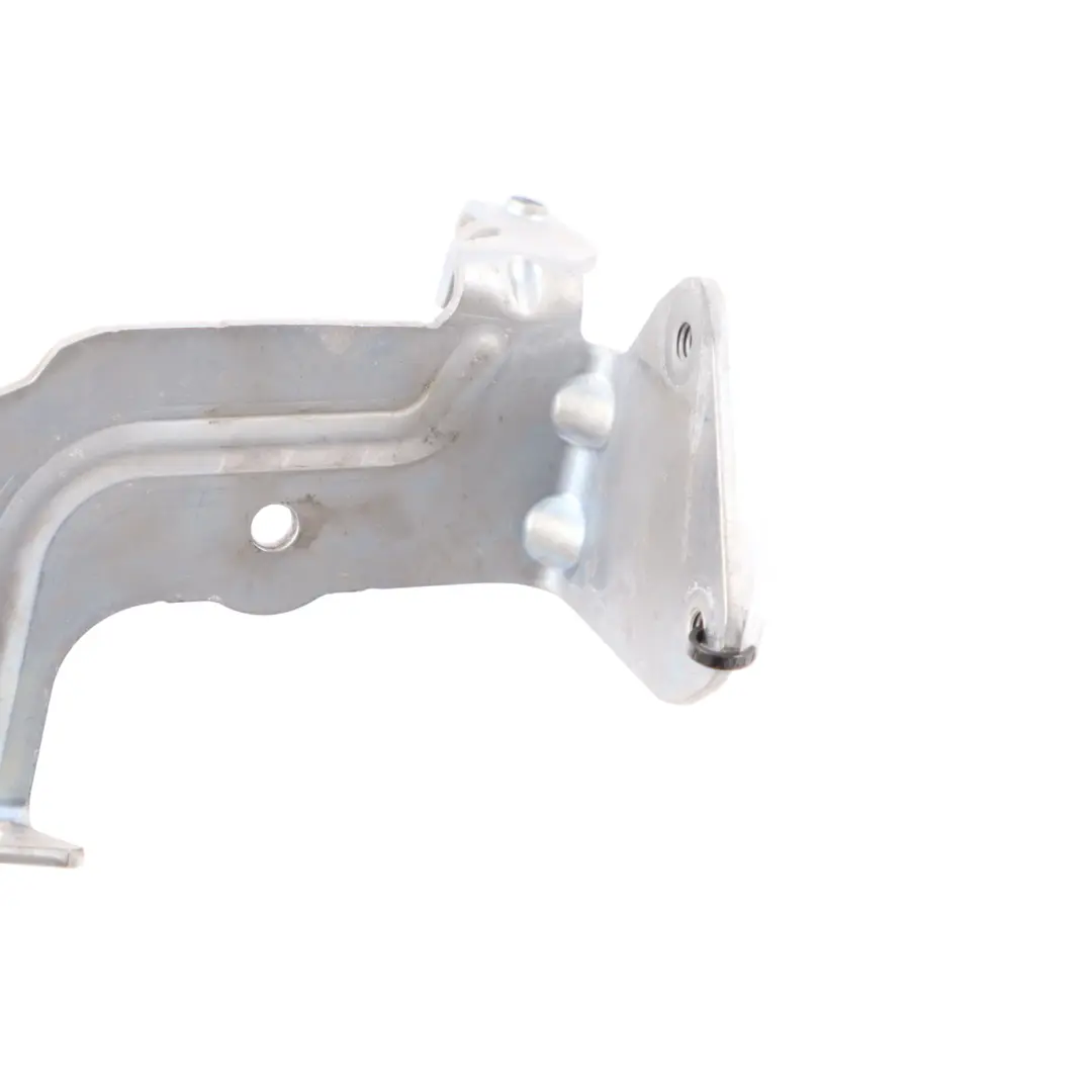 C200 Łapa Mocowanie Pompy Wody Silnika M264 do Mercedes W205 o numerze A2642031700 Mercedes W205 C200 Łapa Mocowanie Pompy Wody Silnika M264 - SKU A2642031700 - Numer Części A2642031700