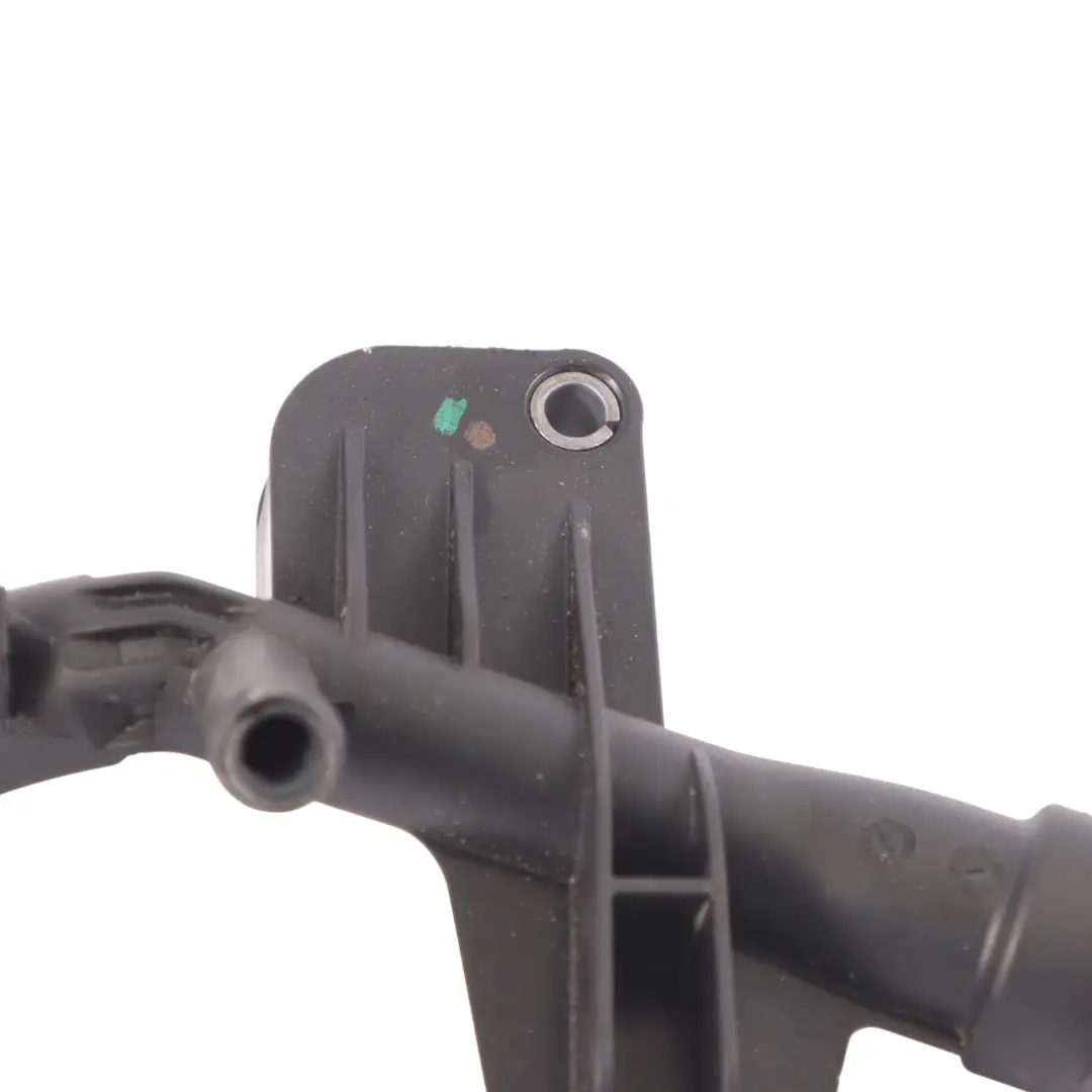 Mercedes W212 M276 Petrol Cylinder Head Feed Supply Line Pipe Hose - SKU A2762001652 - Part number A2762001652