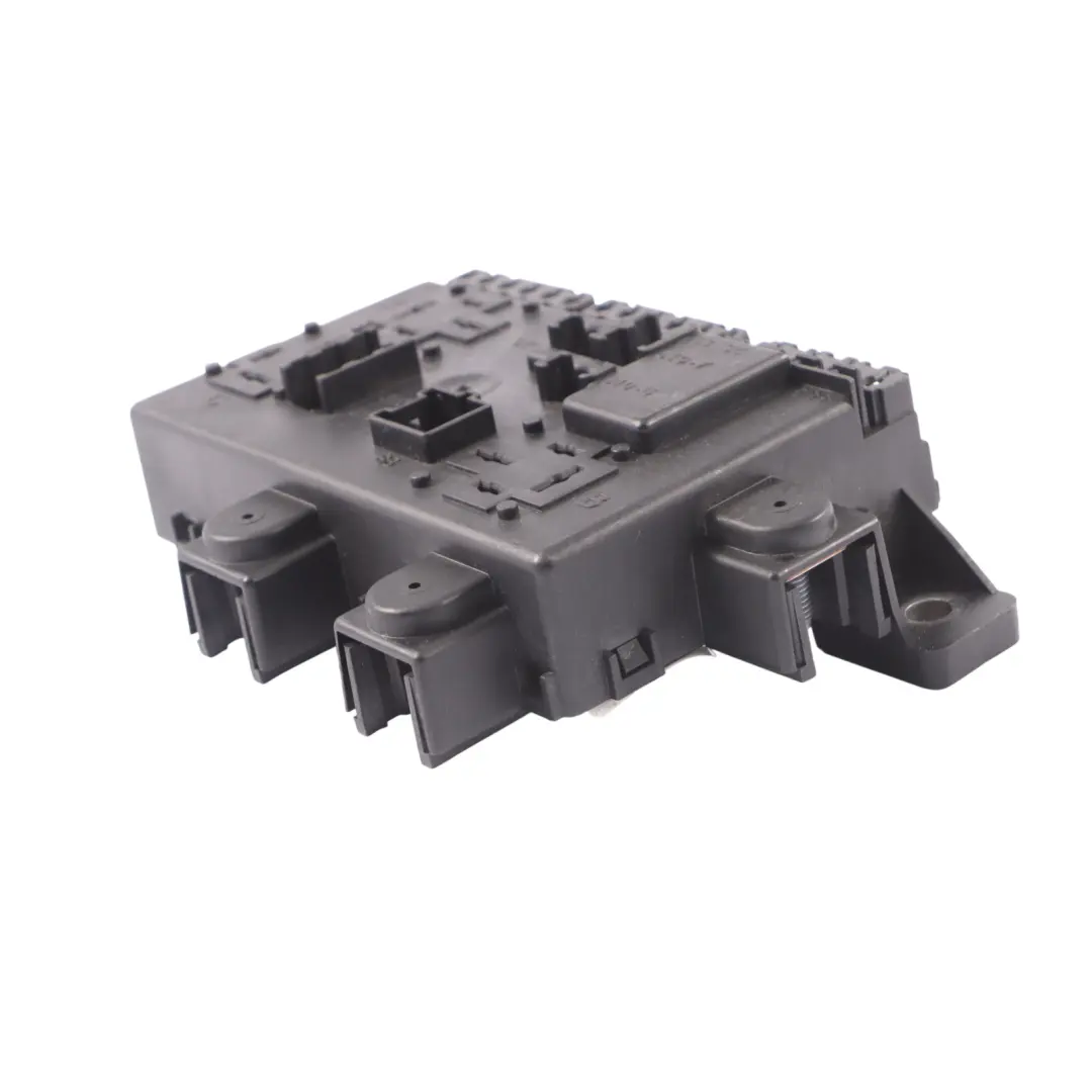 scatola relè fusibili modulo unità di controllo per Mercedes W447 con numero di parte A4479060400 Mercedes W447 scatola relè fusibili modulo unità di controllo - SKU A4479060400 - Numero di parte A4479060400