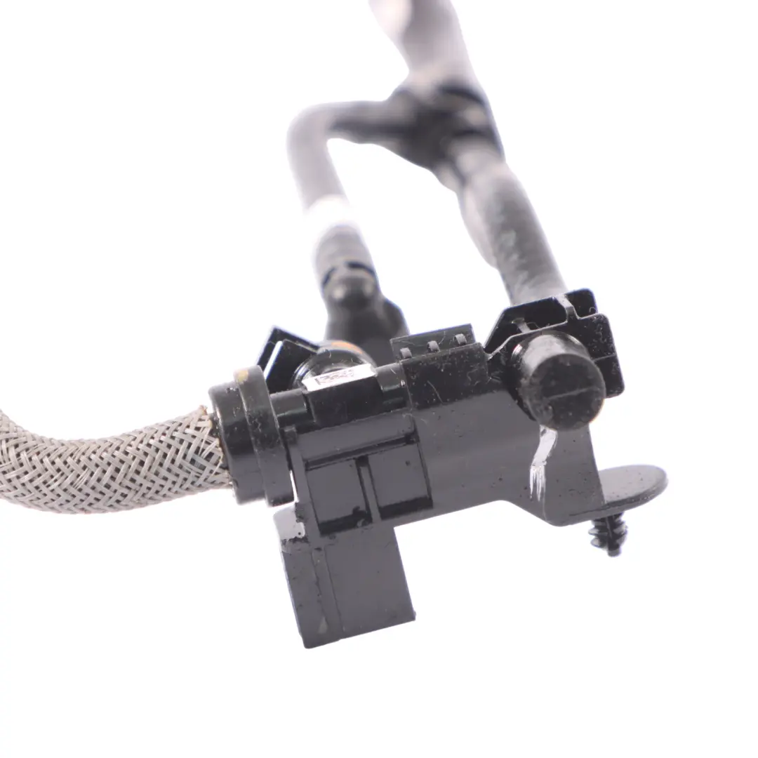 Tuyau d'alimentation carburant Tuyau retour carburant pour Mercedes W205 à propos du numéro de pièce A6260700000 Mercedes W205 Tuyau d'alimentation carburant Tuyau retour carburant - SKU A6260700000 - Numéro de pièce A6260700000