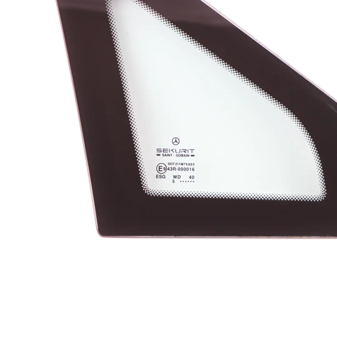 Vitrage avant triangle droit AS2 pour Mercedes W639 à propos du numéro de pièce A6396737005 Mercedes W639 Vitrage avant triangle droit AS2 - SKU A6396737005 - Numéro de pièce A6396737005