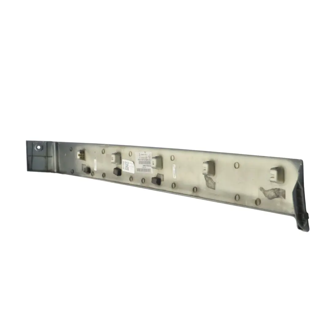 Copertura guida laterale destra porta scorrevole Grigio Flint 368 per Mercedes W639 con numero di parte A6396913108 Mercedes W639 Copertura guida laterale destra porta scorrevole Grigio Flint 368 - SKU A6396913108-FLG1 - Numero di parte A6396913108