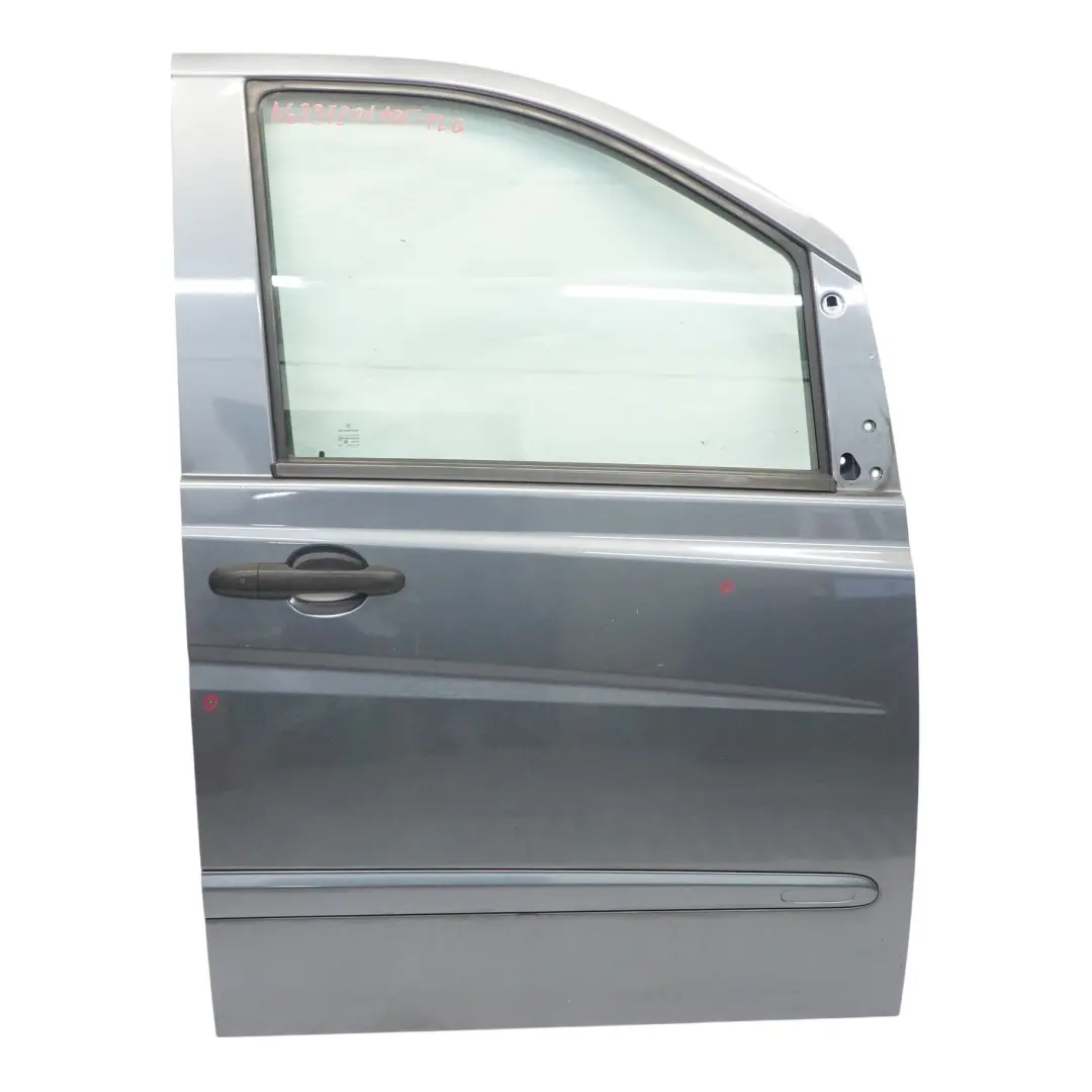 Tür vorne rechts Flintgrau Metallic - 368 für Mercedes Vito W639 mit Teilenummer A6397201105 Mercedes Vito W639 Tür vorne rechts Flintgrau Metallic - 368 - SKU A6397201105-FLG - Teilenummer A6397201105
