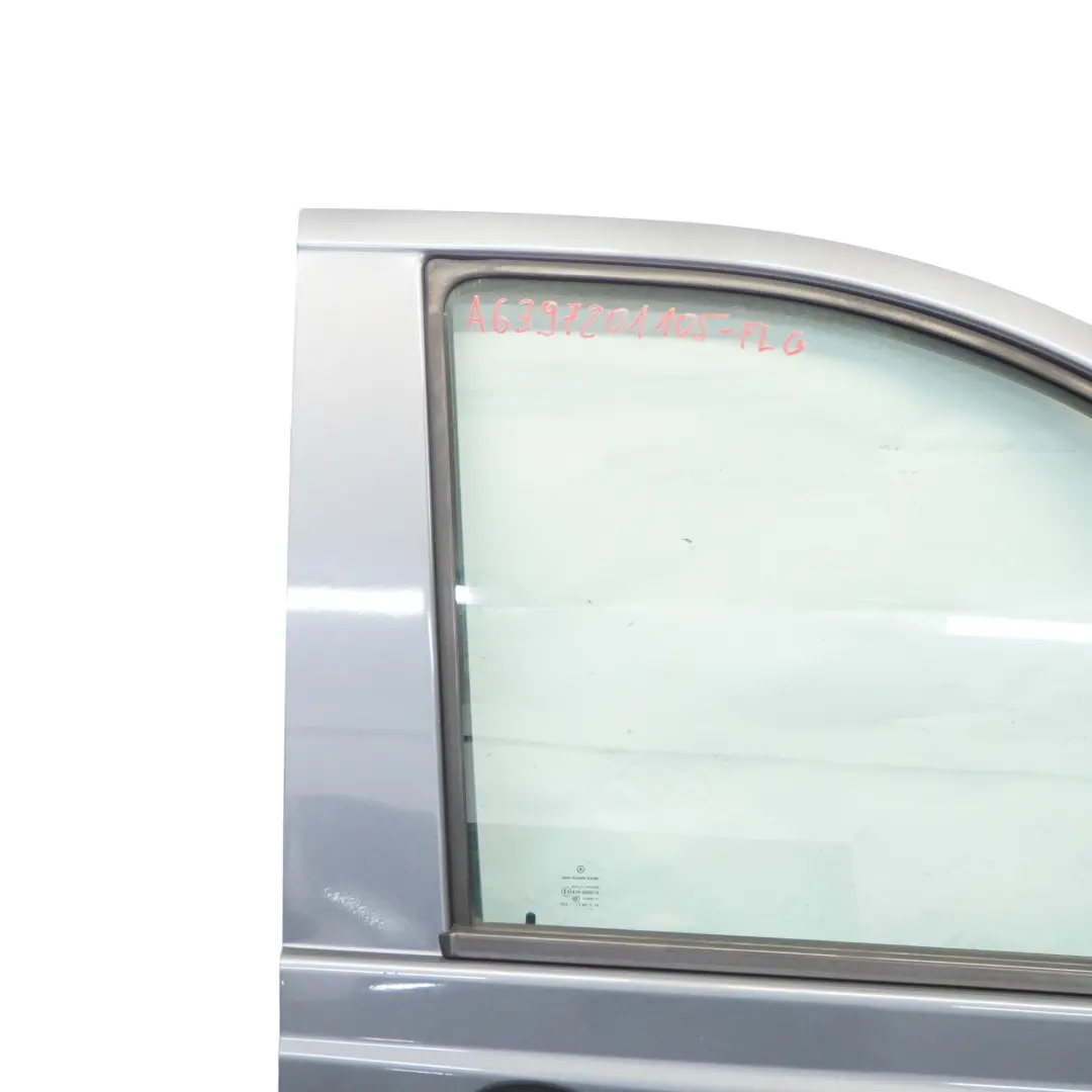droite Flint Grey Metallic - 368 pour Mercedes Vito W639 Porte avant à propos du numéro de pièce A6397201105 Mercedes Vito W639 Porte avant droite Flint Grey Metallic - 368 - SKU A6397201105-FLG - Numéro de pièce A6397201105