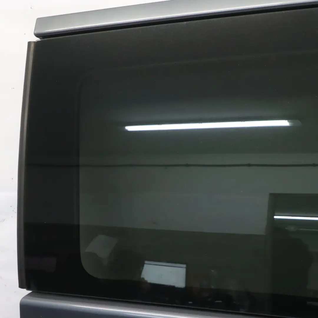 Drzwi Przesuwne Boczne Prawy Tył Flint Grey - 368 do Mercedes Vito Viano W639 o numerze A6397301605 Mercedes Vito Viano W639 Drzwi Przesuwne Boczne Prawy Tył Flint Grey - 368 - SKU A6397301605-FLG - Numer Części A6397301605