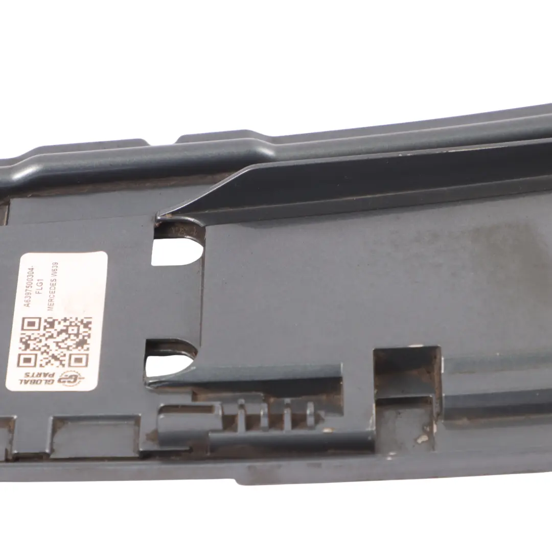 Kraftstofftankklappe Abdeckung Flint Grau 368 für Mercedes Vito W639 mit Teilenummer A6397500304 Mercedes Vito W639 Kraftstofftankklappe Abdeckung Flint Grau 368 - SKU A6397500304-FLG1 - Teilenummer A6397500304