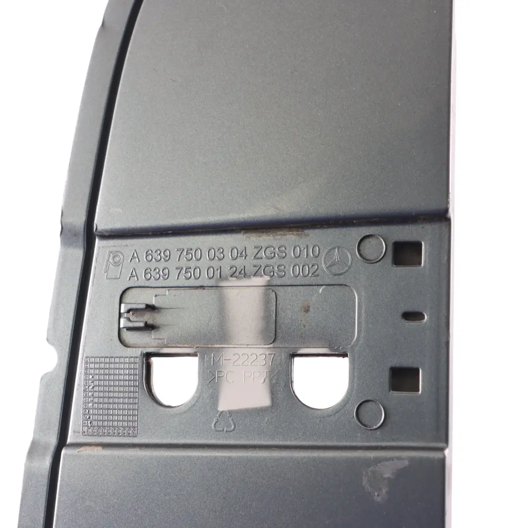 Coperchio sportello carburante Grigio Flint 368 per Mercedes Vito W639 con numero di parte A6397500304 Mercedes Vito W639 Coperchio sportello carburante Grigio Flint 368 - SKU A6397500304-FLG1 - Numero di parte A6397500304