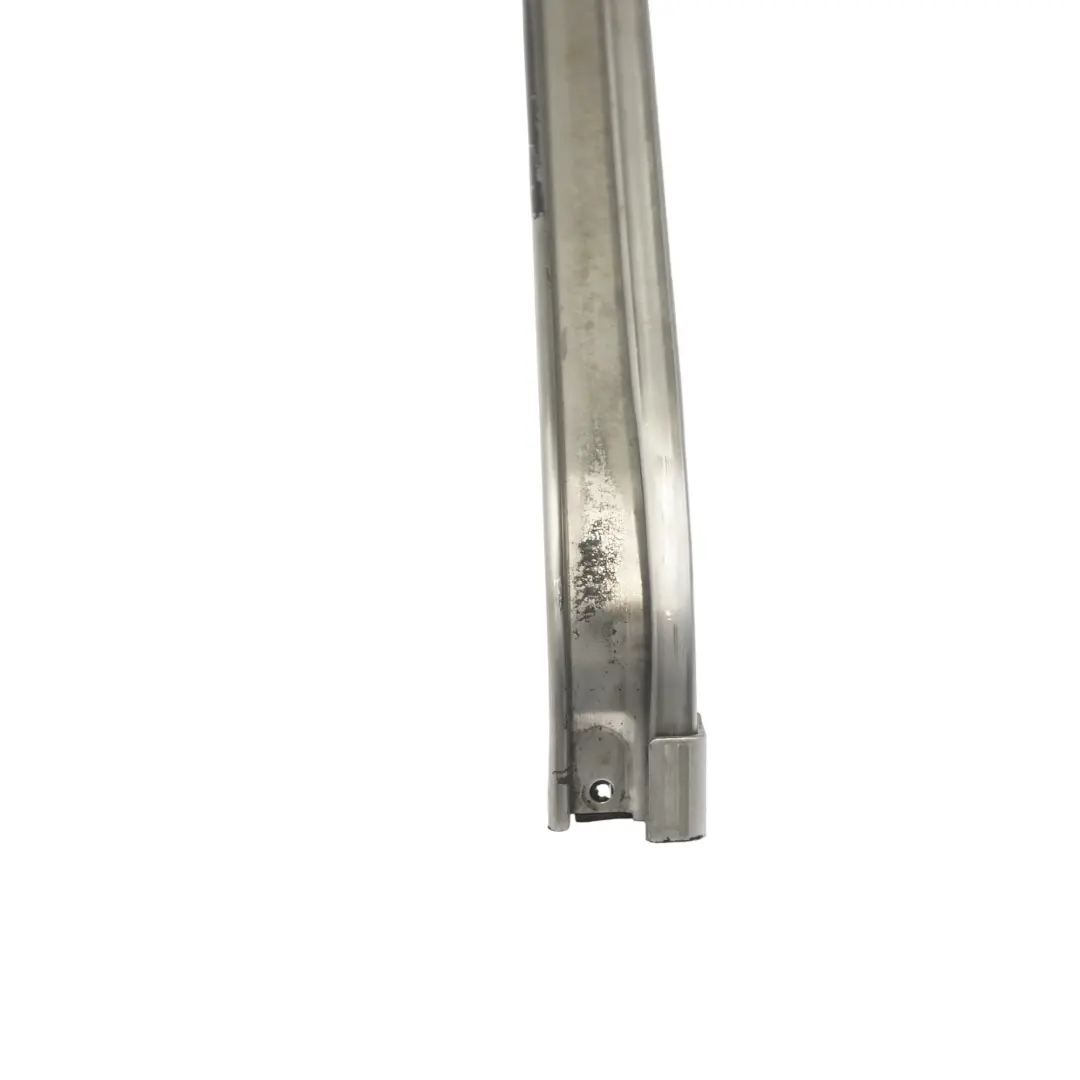 Mercedes W639 Guida porta scorrevole Montaggio guida centrale destra - SKU A6397660500 - Numero di parte A6397660500