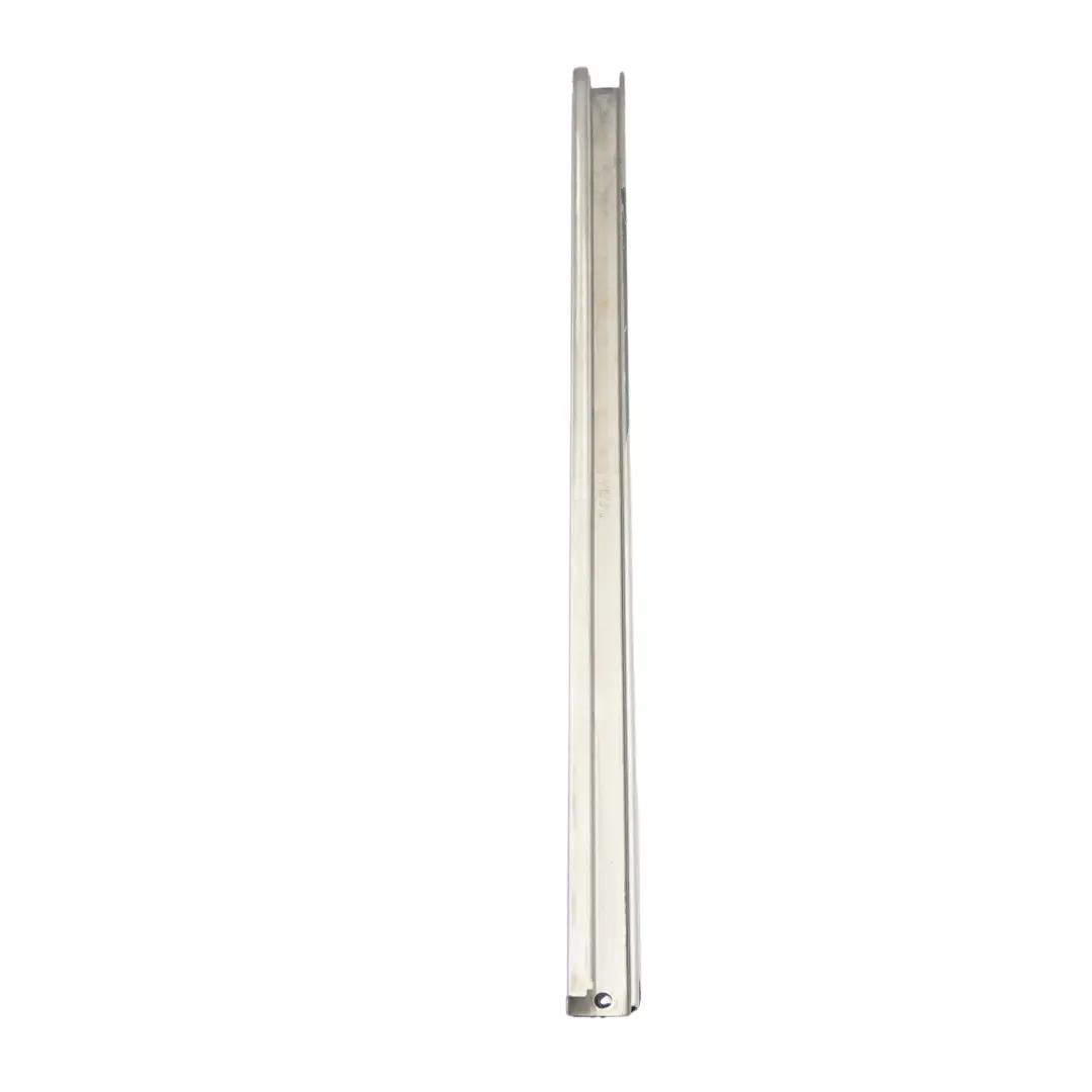 Mercedes W639 Guida porta scorrevole Montaggio guida centrale destra - SKU A6397660500 - Numero di parte A6397660500