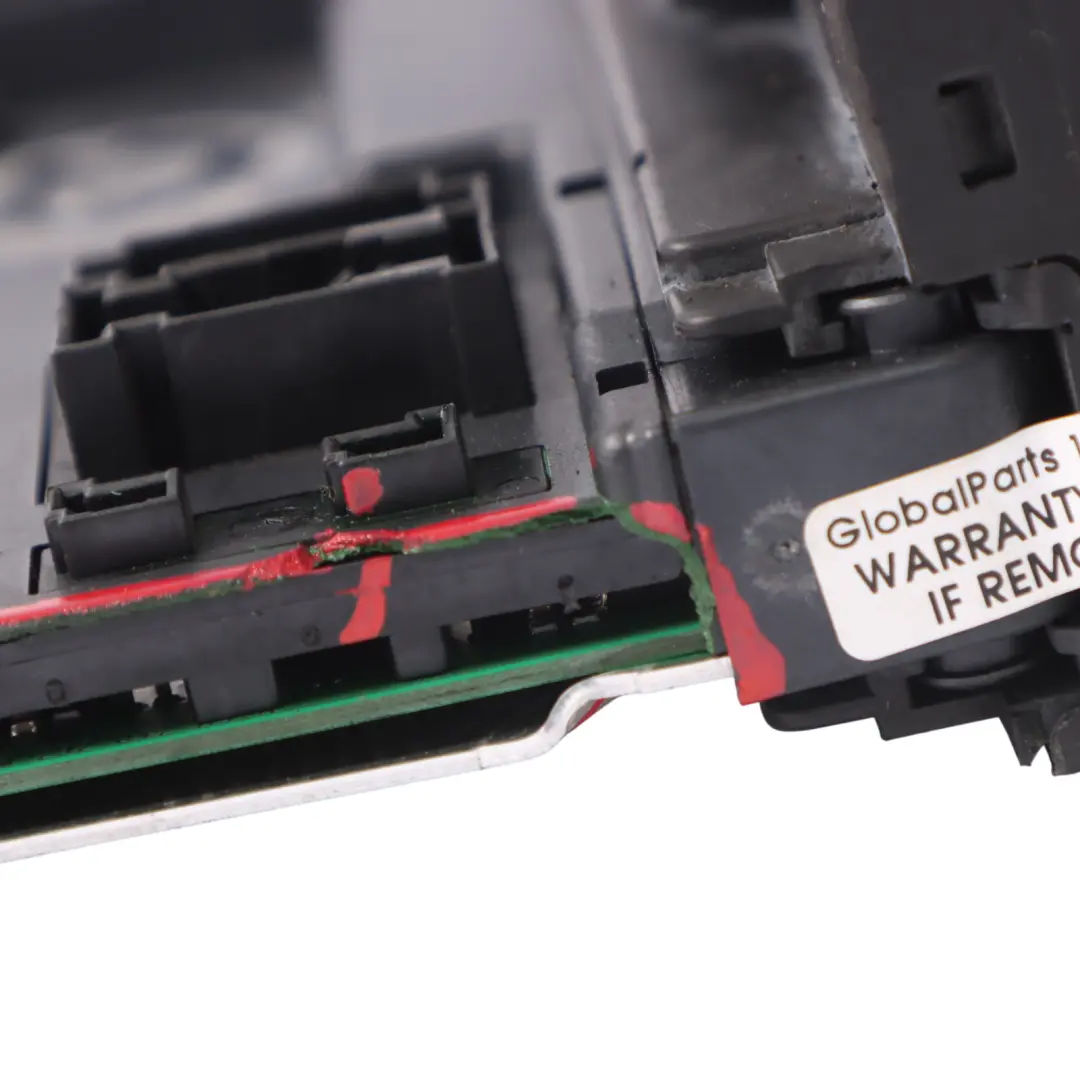 Relaiseinheit Sicherungskasten Steuergerät SAM für Mercedes Vito W639 mit Teilenummer A6399005400 Mercedes Vito W639 Relaiseinheit Sicherungskasten Steuergerät SAM - SKU A6399005400-1 - Teilenummer A6399005400