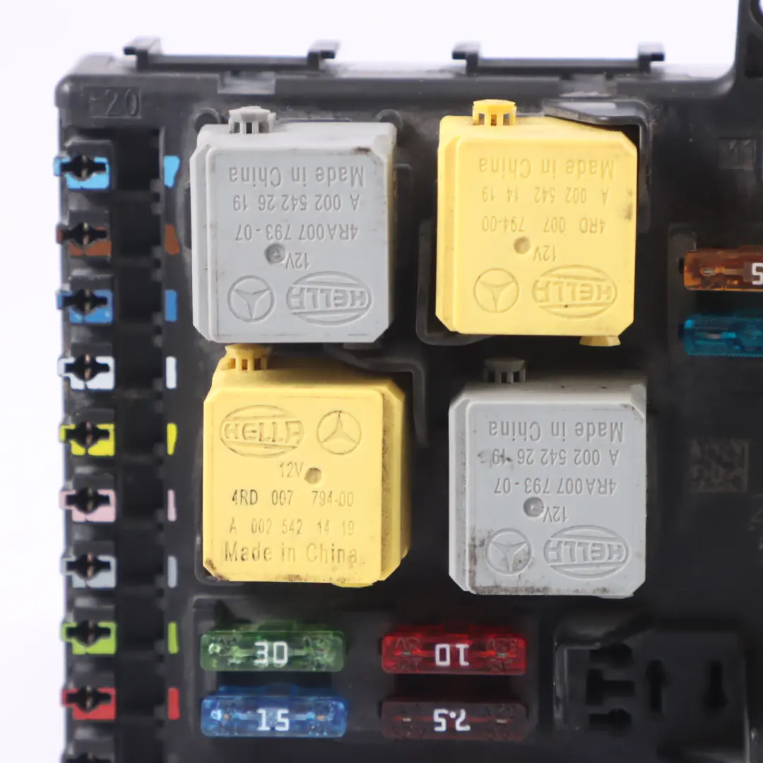 Boîte Fusibles Relais Unité Contrôle Électrique pour Mercedes Vito W639 à propos du numéro de pièce A6399005400 Mercedes Vito W639 Boîte Fusibles Relais Unité Contrôle Électrique - SKU A6399005400-2 - Numéro de pièce A6399005400